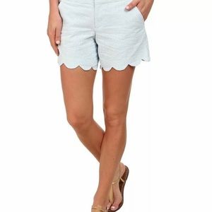Lilly Pulitzer Buttercup Scallop 5” short size 10.
